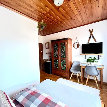 Marina Bed & Breakfast 3*
