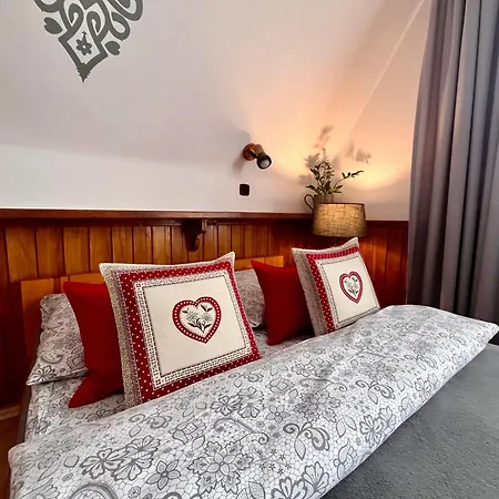 Marina Bed & Breakfast 3*